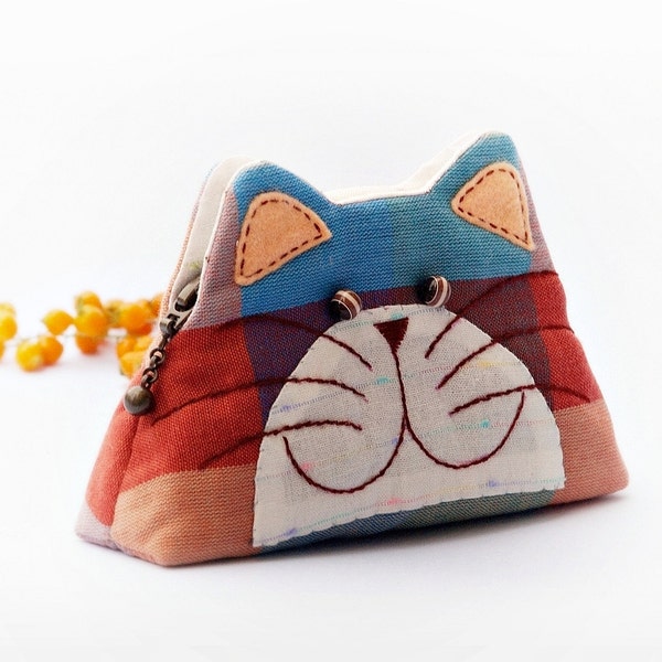 Cat purse / Cat zipper purse / Cat coin purse / Hand embroidery / Gift bag / Small bag zippered - Made to order