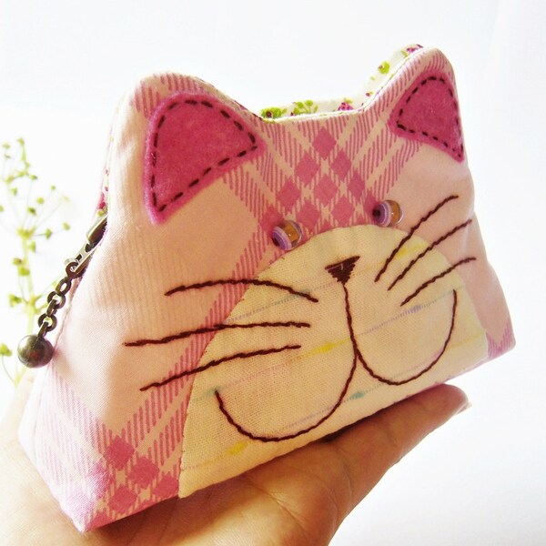 Cat purse / Cat zipper purse / Cat coin purse / Hand embroidery / Gift bag / Small bag zippered - Made to order