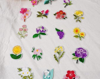Embroidered Flower Patches, Colorful Botanical Appliqués for Clothing, Bags and DIY Sewing