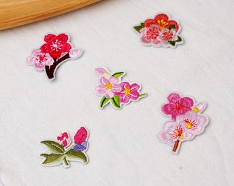 Floral Iron On Patches for Clothing Repair, Small Botanical Appliques for Jeans, Denim Jackets, Bags and Visible Mending