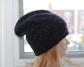 Gorro de punto ligero de tweed negro y gris de pura cachemira
