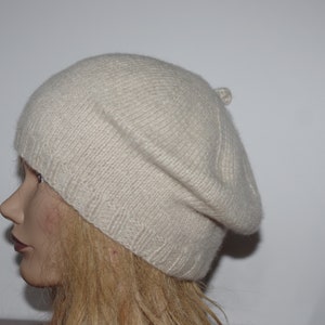 Pure cashmere heather beige hand knit beret hat