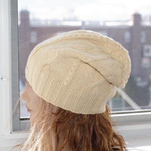 Bonnet jaune en coton mélangé, cachemire et torsades