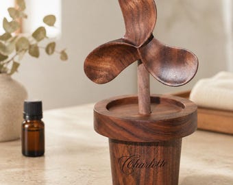 Gepersonaliseerde walnoot windmolen diffuser, aangepaste gegraveerde houten aromatherapie diffuser, desktop decor cadeau voor haar, housewarming verjaardagscadeau
