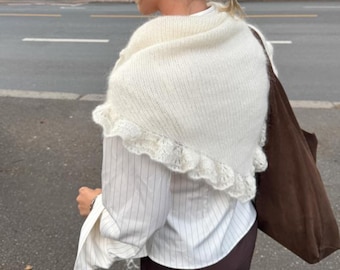 Modello PDF per sciarpa Betty da lavorare a maglia, modello per scialle triangolare in mohair, bordo a piuma e ventaglio, sciarpa da lavorare a maglia adatta ai principianti, download immediato.