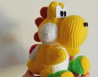 Schema PDF per realizzare un amigurumi di Yoshi all'uncinetto / Simpatico peluche di dinosauro del videogioco / Giocattolo all'uncinetto adatto ai principianti / Regalo fai da te per gamer