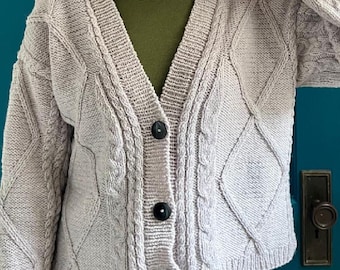 Modello PDF per cardigan "The Poets", cardigan oversize a trecce, maglione comodo con bottoni, download immediato.