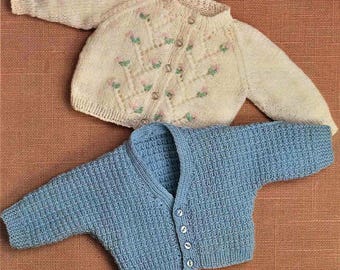 Modello PDF per cardigan classico da neonato a maglia / Cardigan con scollo rotondo e a V / Modello vintage per maglione da neonato / Modello da lavorare a maglia per neonati e bambini piccoli