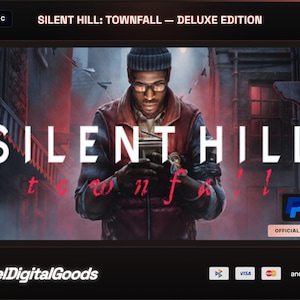 Puede incluir: Una portada de juego digital para Silent Hill: Townfall Deluxe Edition para PC. La ilustración muestra a una persona con chaleco rojo y gorro mirando un dispositivo portátil en un callejón oscuro iluminado en rojo. El texto dice Silent Hill Townfall.