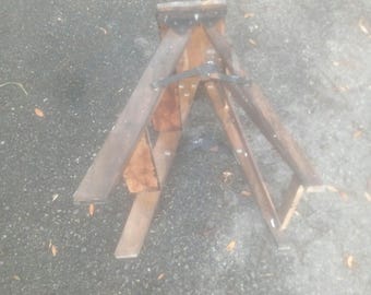 Houten ladder van 2 voet. Plantenhouder. Fotorekwisiet