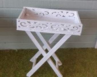 Pretty white tray table 1:12