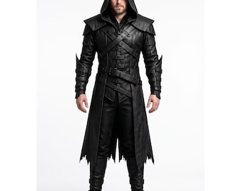 Maßgeschneiderter, langer Kapuzenmantel aus schwarzem Lammleder im Assassinen-Stil | Mittelalterliches Gothic-Waldläufer-Krieger-Cosplay-Kostüm | Halloween-Fantasy-Festival-Outfit
