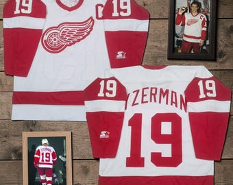 Vintage 1990s Steve Yzerman #19 Detroit Red Wings NHL Hockey Jersey by Starter — Size M (fits L)