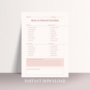 Könnte beinhalten: Eine druckbare Checkliste für die Schule mit Abschnitten für Schreibwaren, Schultaschen-Essentials, Technik & Digitales und Organisation. Das Design ist minimalistisch mit weißem Hintergrund und zarten rosa Akzenten. Der Text "INSTANT DOWNLOAD" steht unten.