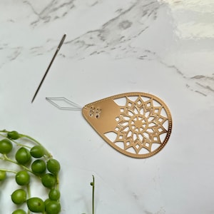 Needle Threaders | Rose Gold Needle Threader | Silver Hook Rose Gold (1)