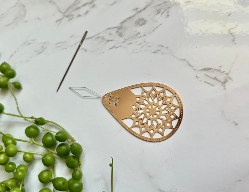 Needle Threaders | Rose Gold Needle Threader | Silver Hook Rose Gold (1)