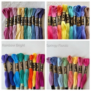 Puede incluir: Surtido de carretes de hilo de bordar DMC en varios colores, organizados en cuatro grupos: Cool Summer, Beach Day, Rainbow Bright y Springy Florals. Cada grupo presenta una gama de tonos, de claro a oscuro.