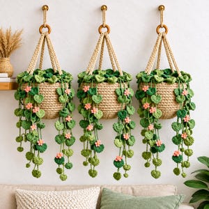 Hanging hear Basket Pattern , Trailing Vines with heart shaped Pdf , Holiday decor pattern PDF