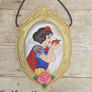 Snow White Crossbody Bag, Girls Disney Princess Snow White Crossbody Purse, Princess Flat Purse, Magic Mirror