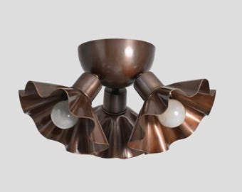Drei Messing Blumen gekräuselte Deckenleuchte - Mid Century Modern Befestigungsleuchte