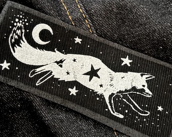 Toppa in tessuto con stampa serigrafica di Volpe argentata celeste 13 x 5 cm - goth, punk, toppe per giacche, da cucire, stregoneria, regalo per amanti della natura, fauna selvatica