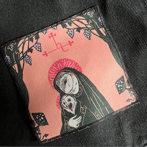 Madonna z Dzieciątkiem - łatka dżinsowa 10x10 - wykończone krawędzie - pieczęć Lilith, kurtka bojowa, punk, gotyk, satanizm, okultystyczne łatki, pastelowy róż, sowy