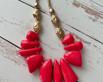 Neon Pink Statement Necklace – Chunky Beaded Necklace Handmade in Neon Pink Beads, Summer 2024 Neon Pink Jewelry