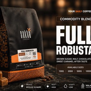 Puede incluir: Una bolsa de café negra etiquetada como Sakha Coffee Full Robusta con detalles en naranja. La etiqueta enumera notas de sabor a azúcar moreno, malta, chocolate y un regusto a caramelo dulce. La bolsa indica un peso neto de 500g y tueste medio.