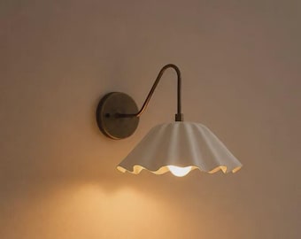 Elegant Wavy Wall Sconce Bathroom Light | Modern Vintage Vanity Lamp | Warm Ambient Bathroom Lighting