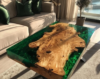 Mesa de centro de resina epoxi de nogal hecha a mano, centro de mesa rústico con borde natural.