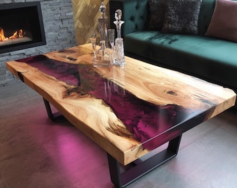 Mesa de centro de nogal con resina epoxi, hecha a mano, diseño de río con borde natural, muebles rústicos modernos.