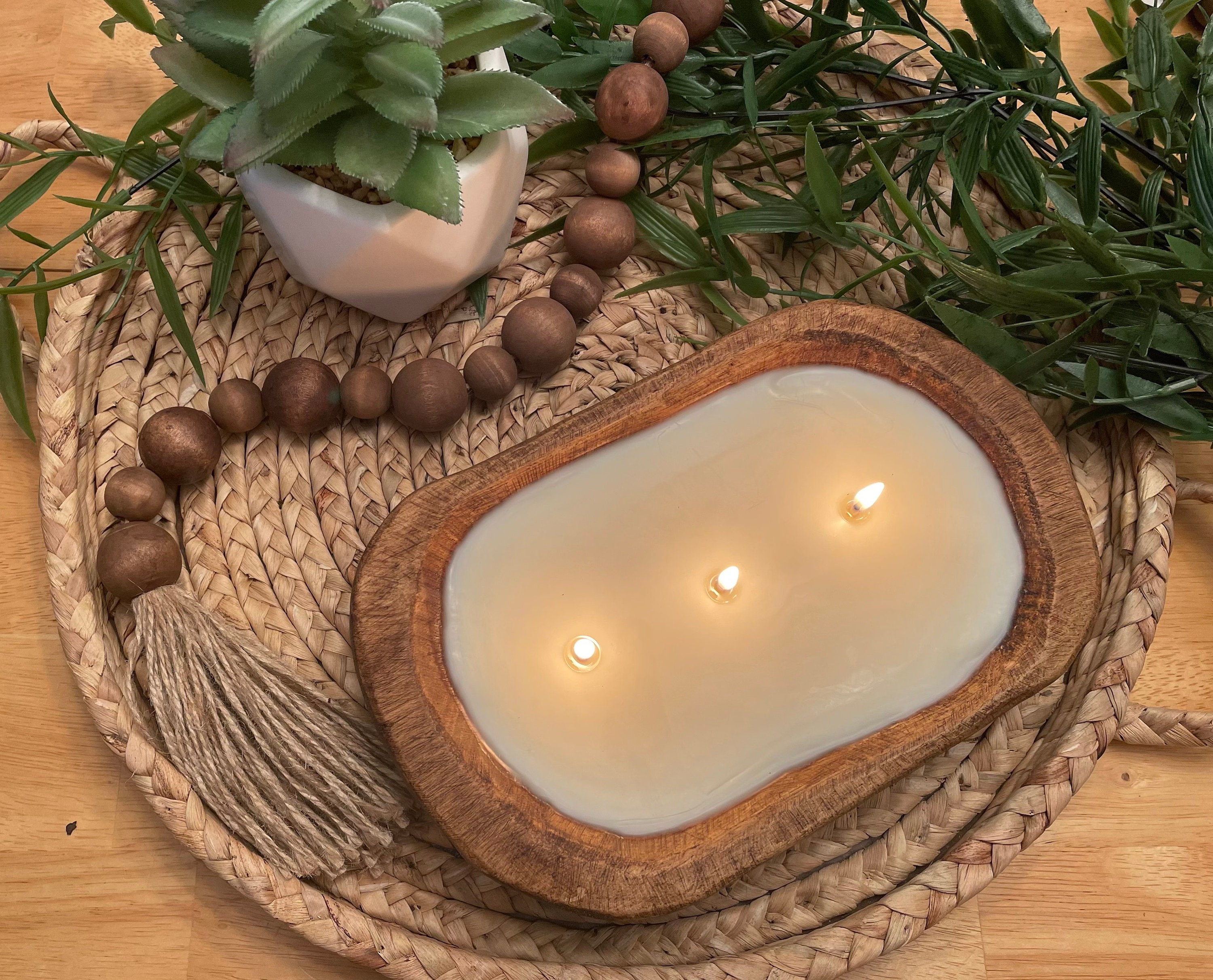 Dough Bowl Candle Co. Set Di 3 Candele Con Stoppino In Legno Che Crepita. Lattine Metalliche Ondulate, 100% Cera Di Soia. Profumi: Eucalipto Bianco, Gelsomino Caprifoglio, Gardenia Tuberosa. 80 Ore Di Combustione Cad.
