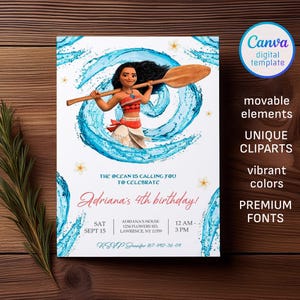 Peut inclure: Une carte d'invitation d'anniversaire rectangulaire avec un personnage de dessin animé tenant une pagaie en bois, entouré d'un graphique d'eau bleue tourbillonnante et de petites fleurs jaunes. Le texte indique : The ocean is calling you to celebrate, Adriana's 4th birthday.