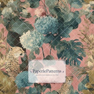 Puede incluir: Un patrón sin costuras con hortensias azules, hojas tropicales verdes y guepardos sobre un fondo rosa empolvado. Una etiqueta rectangular central muestra el texto PaperiePatterns y NON-EXCLUSIVE SEAMLESS PATTERN.