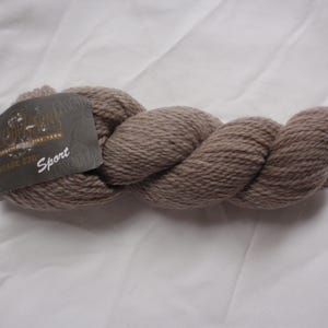 Cascade Yarns Cascade 220 Sport Yarn - Peruvian Highland Wool in Doeskin Heather