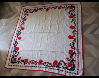Vintage Hand-Embroidered Tablecloth – Red Roses Floral Border, Crocheted Edge