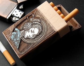 Cyber Geisha – Zigarettenetui aus Holz, lasergraviert und handbemalt – Holzbox mit 10 Zigarettenfächern, Standardgröße, kompakt und elegant