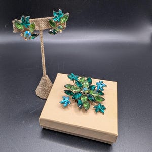 Vintage 1950's Regency Style Uranium Glass Rhinestone Brooch & Earrings Set