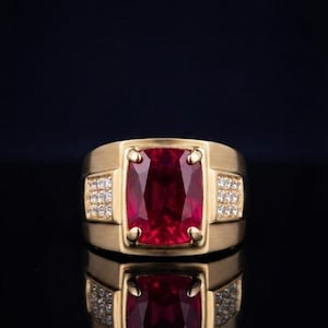 Anello da uomo con rubino sintetico, anello vistoso con rubino rosso sintetico, anello da uomo placcato oro, anello con rubino taglio smeraldo, gioielli di lusso con pietre preziose, regalo per uomo