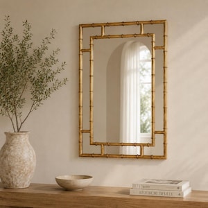 Guldfärgade art déco-väggspeglar, lyxig rektangulär metalldekor, elegant entrédekor, vardagsrumsuttryck, modern inredning
