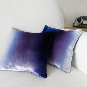Samt Kissen Kissenbezug Tief Blau Schatten Von Hand Etsy