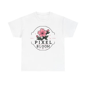 Pixel Bloom Store-logotyp-t-shirt, minimalistisk estetisk blomdesign, grafisk t-shirt med varumärkesidentitet, USA-baserade varor för småföretag.