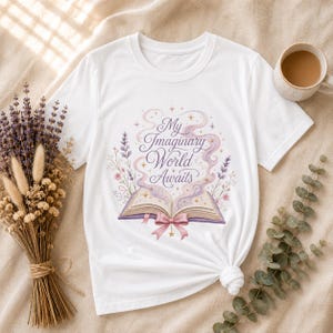 Shirt My Imaginary World wacht op je | Gildan | Dromerig kinderachtig T-shirt | Cadeau romantieklezer | Book Lover-shirt | Fantasy Reader-T-shirt | Boekachtig cadeau