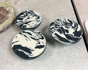 Ceramic cake stands
