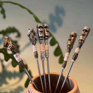 Palitos de coquetel Tiki artesanais - Decoração de coquetel Tiki - Bar em casa - Decoração de bar - Espetos de frutas - Presente original - Tropical - Acessórios de bar
