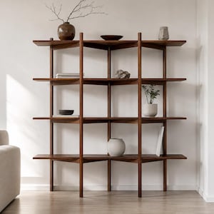 Hylla i furu i mitten av århundradet, minimalistisk öppen bokhyllaförvaring