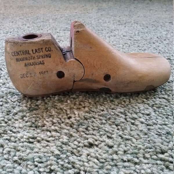 Vintage Wooden Shoe Last; Children's Size 5D