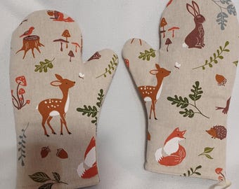 Kitchen mittens, cottage, timeless pattern, rustic forest animals farm house decor