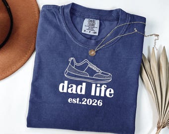 Camiseta Comfort Colors Custom Dad Life, Camiseta personalizada para papá, Regalos para papá, Ropa navideña para papá, Conjunto para baby shower