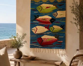 手作りのウール製魚の壁掛け – 海岸風アートデコレーション